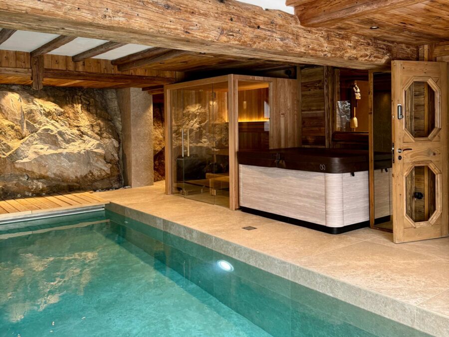 chalet-rivka-indoorpool-hottub-sauna-wellness-luxury-relaxation-vald'isere