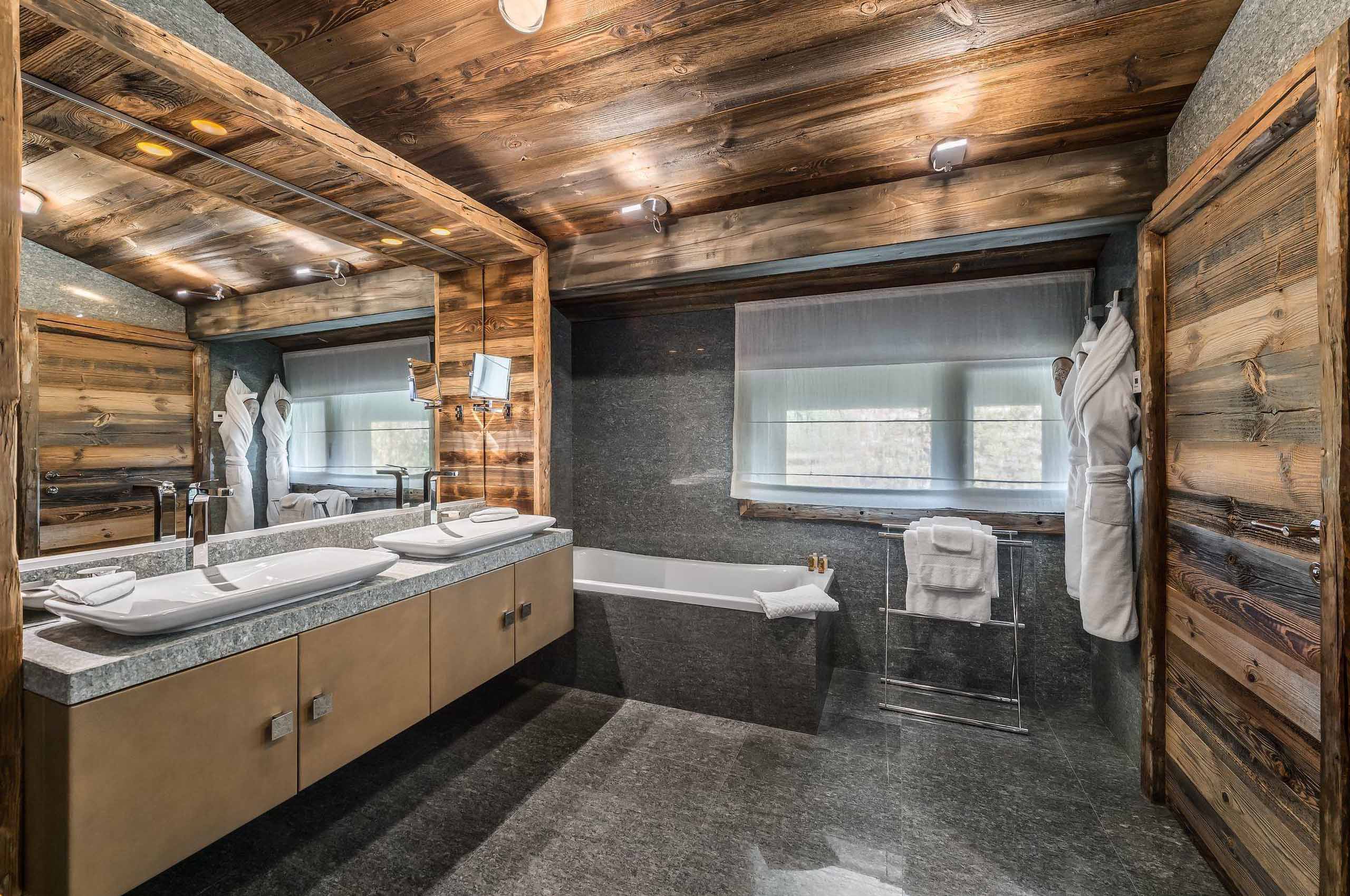 chalet-sabine-bathroom-bathtub-doublesink-luxury-alpine-design-megeve