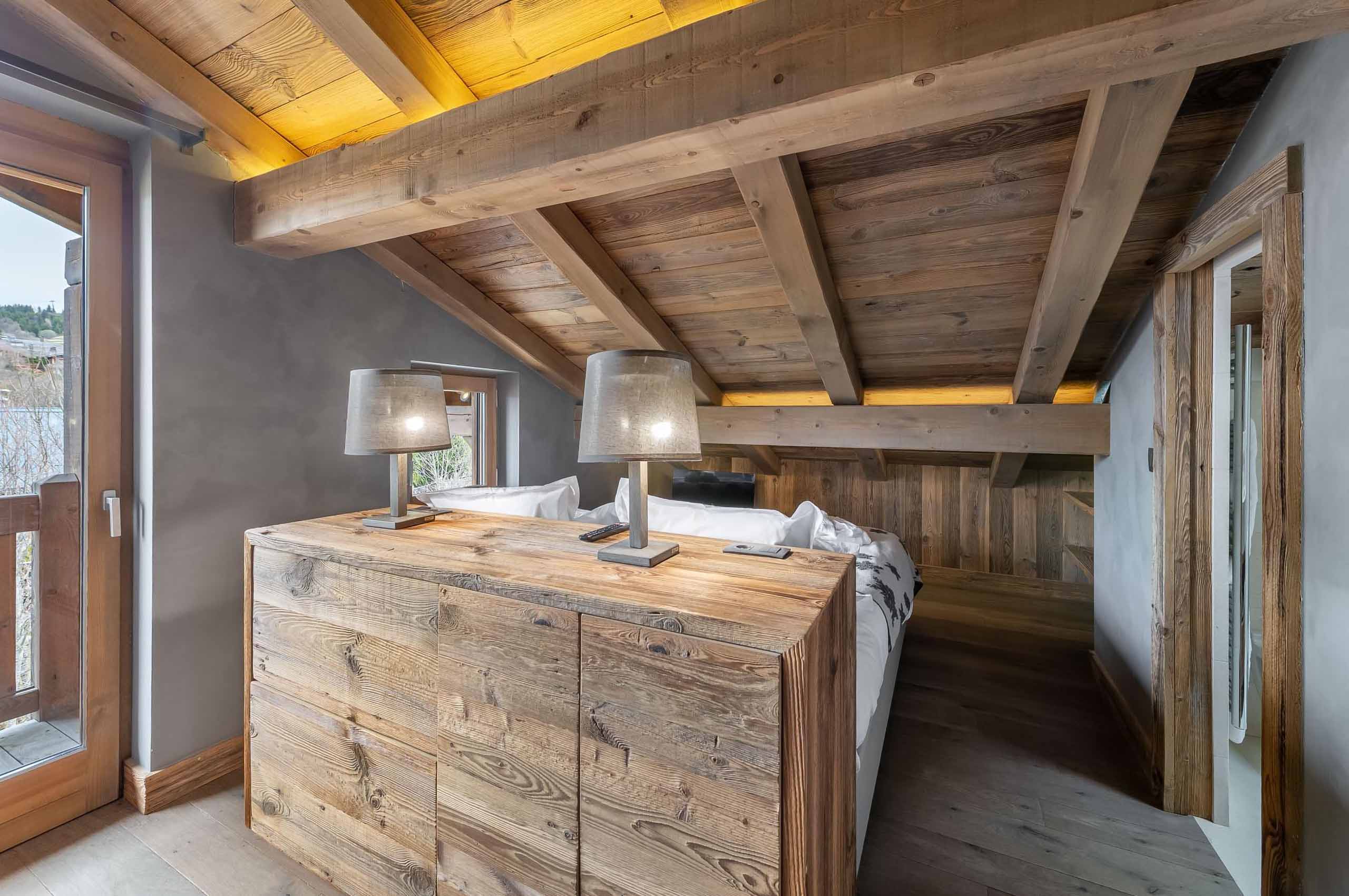 chalet-soraya-bedroom-cosy-alpine-design-megeve-mont-d'arbois (8)