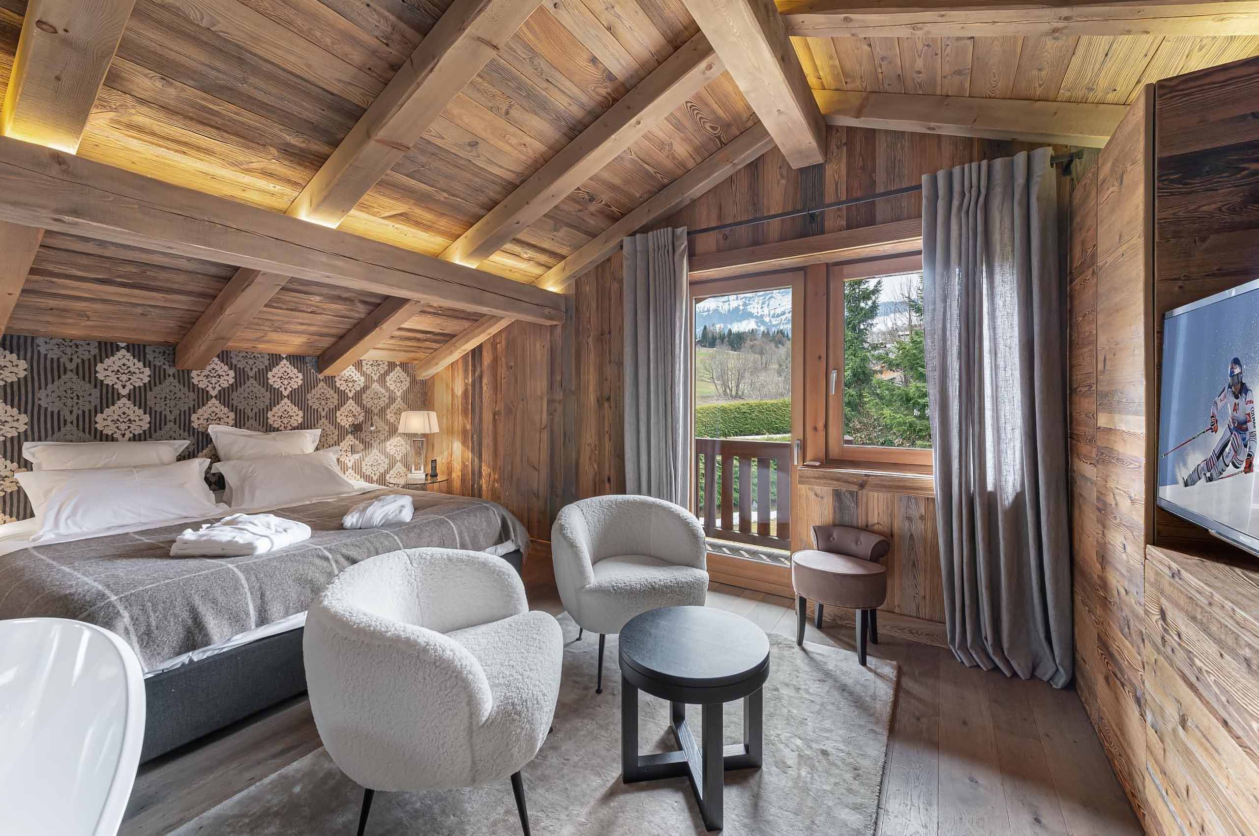chalet-soraya-bedroom-mountainview-elegant-alpine-design-megeve-mont-d'arbois (13)