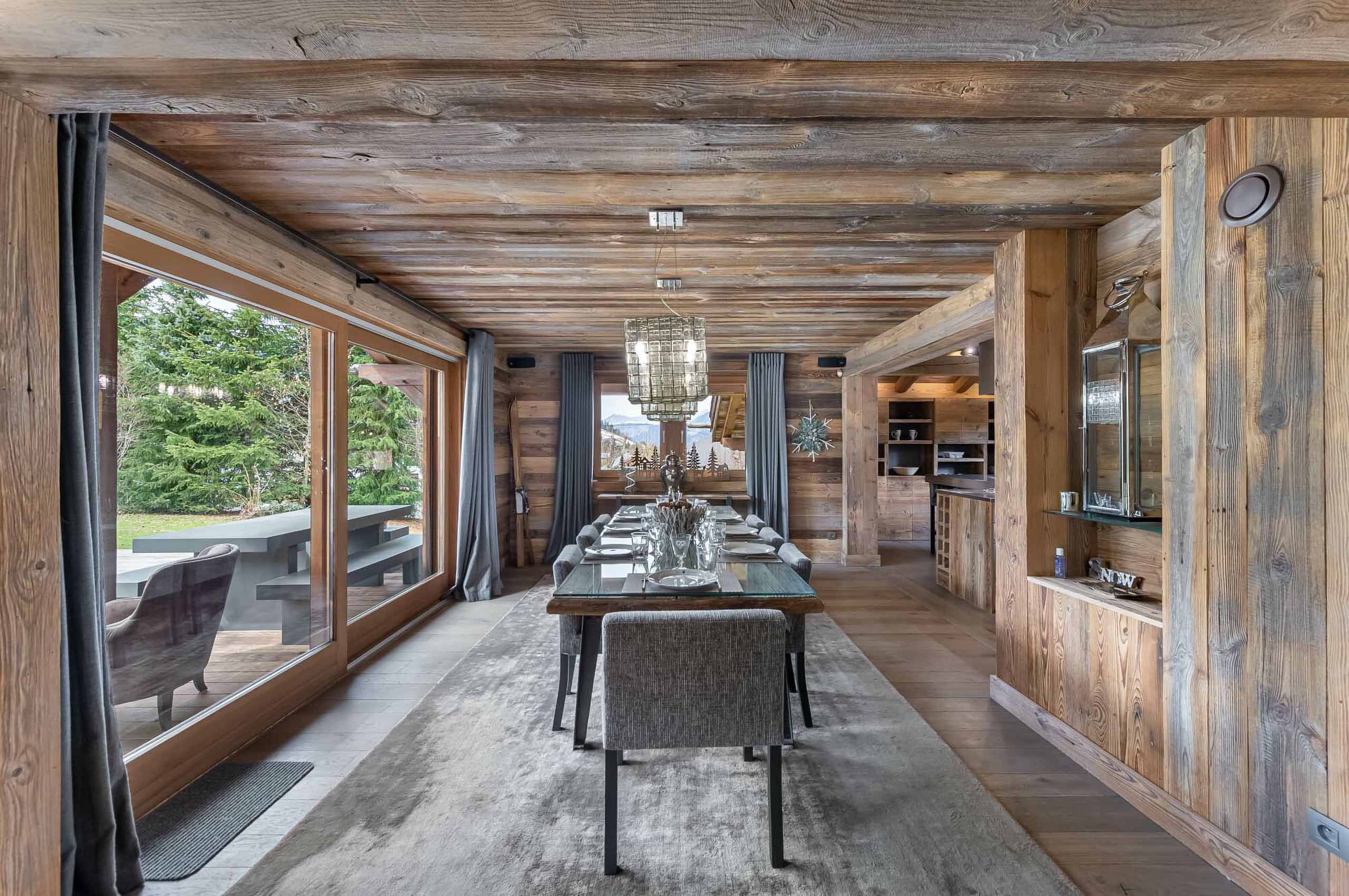 chalet-soraya-diningtable-diningroom-openplan-modern-elegance-alpine-luxury-design-rental-retreat-megeve-mont-d'arbois (25)