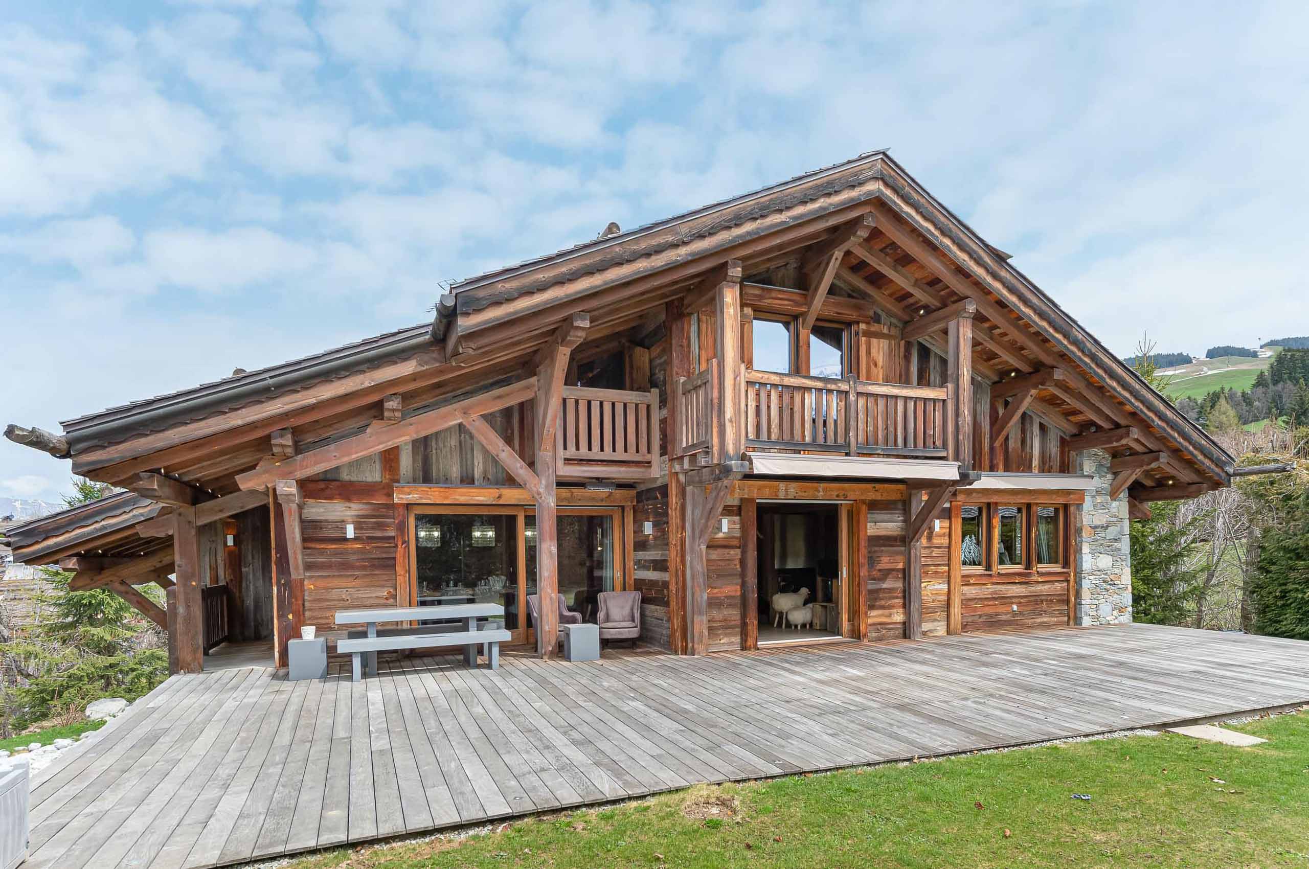 chalet-soraya-exterior-luxury-alpine-rental-retreat-megeve-mont-d'arbois (16)