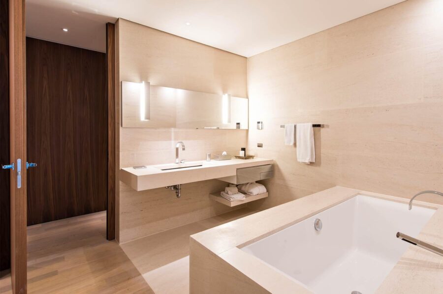 chalet-val-bathroom-bathtub-sink-modern-luxury-design-stmoritz