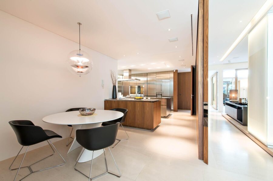 chalet-val-kitchen-diningroom-openplan-modern-spacious-luxury-design-stmoritz