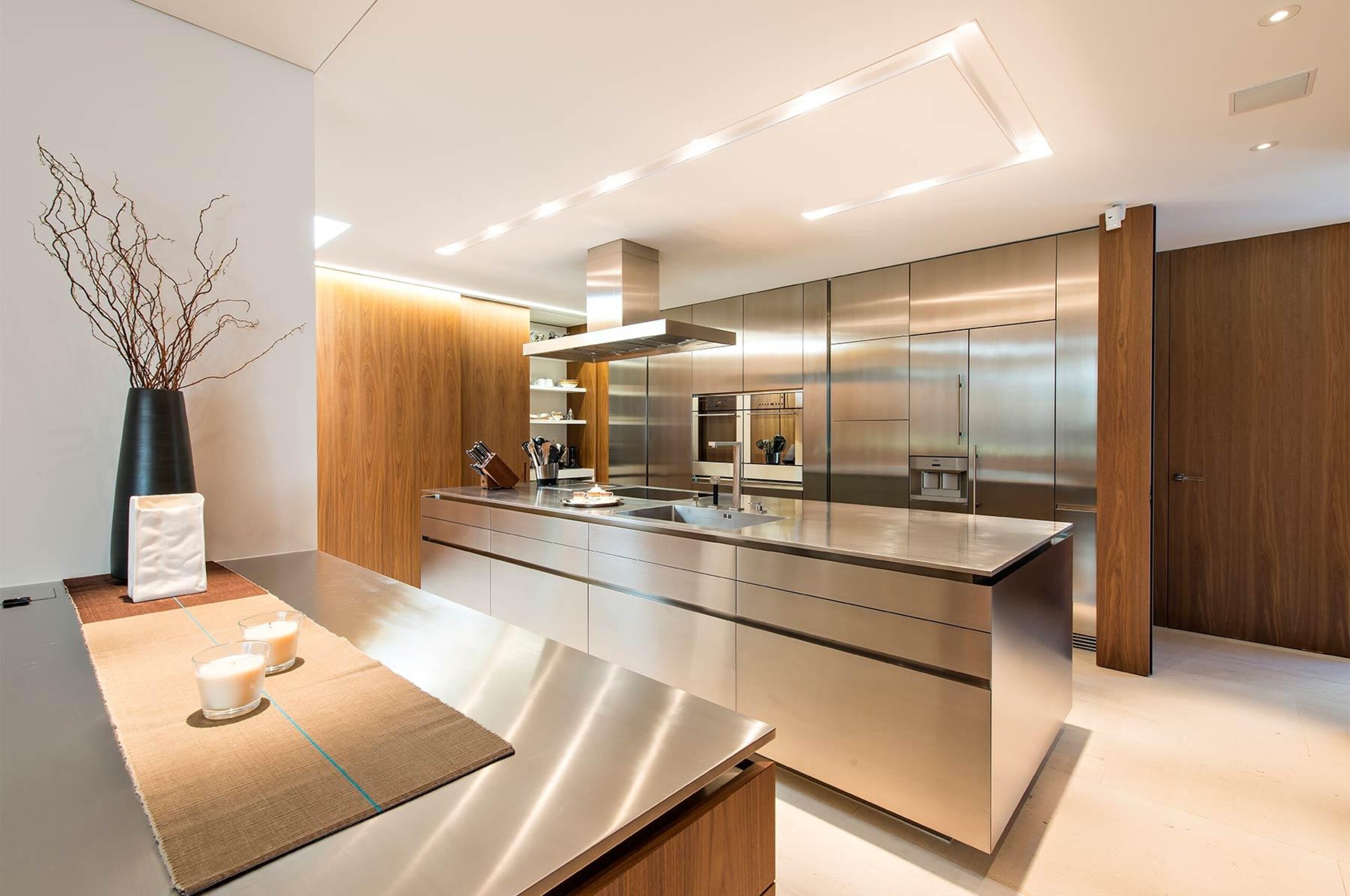 chalet-val-kitchen-modern-sleek-luxury-design-stmoritz