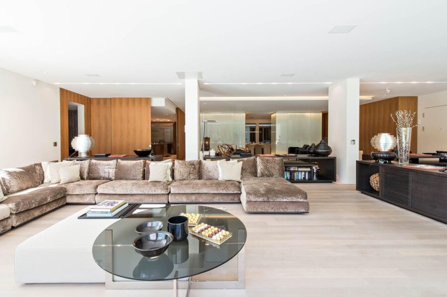 chalet-val-livingroom-openplan-modern-luxury-interior-stmoritz