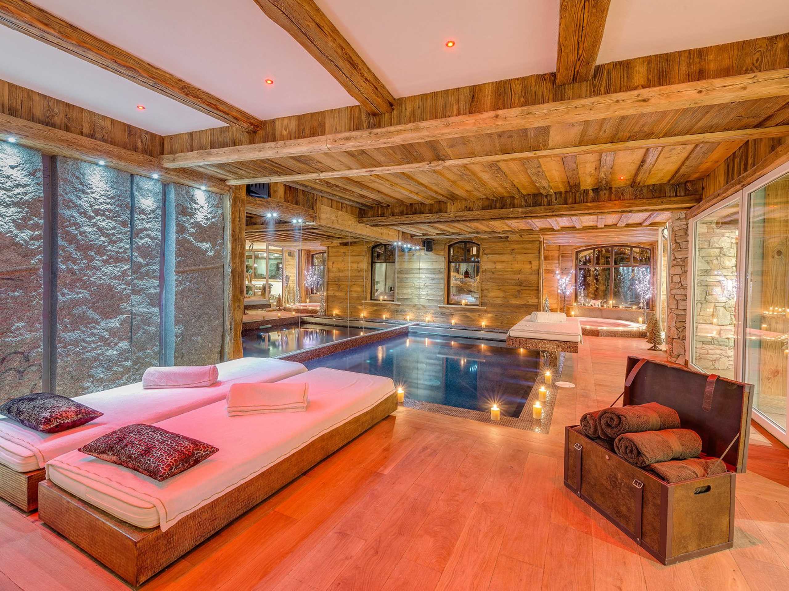 chalet-valentine-spa-indoorpool-wellness-relaxation-luxury-interiors-vald'isere