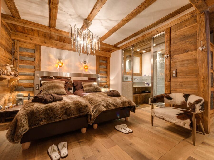 chalet-valentine-twin-bedroom-ensuite-stylish-modern-alpine-interior-vald'isere