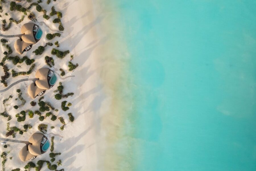 regal-villa-naomi-exterior-aerial-beachfront-view-luxury-rental-retreat-ummahatislands