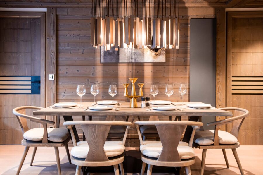 residence-sally-mainpage-diningroom-openplan-luxury-modern-alpine-interior-courchevel1850