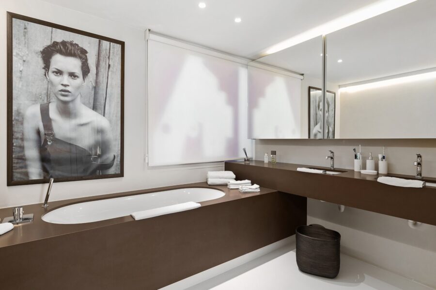 villa-abbey-bathroom-modern-luxury-capantibes