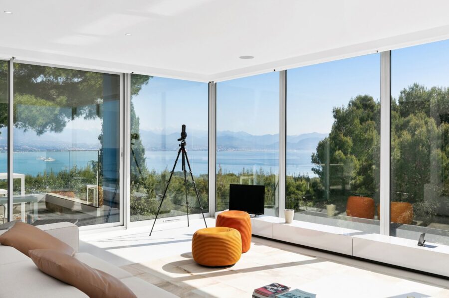 villa-abbey-livingroom-seaview-modern-luxury-capantibes
