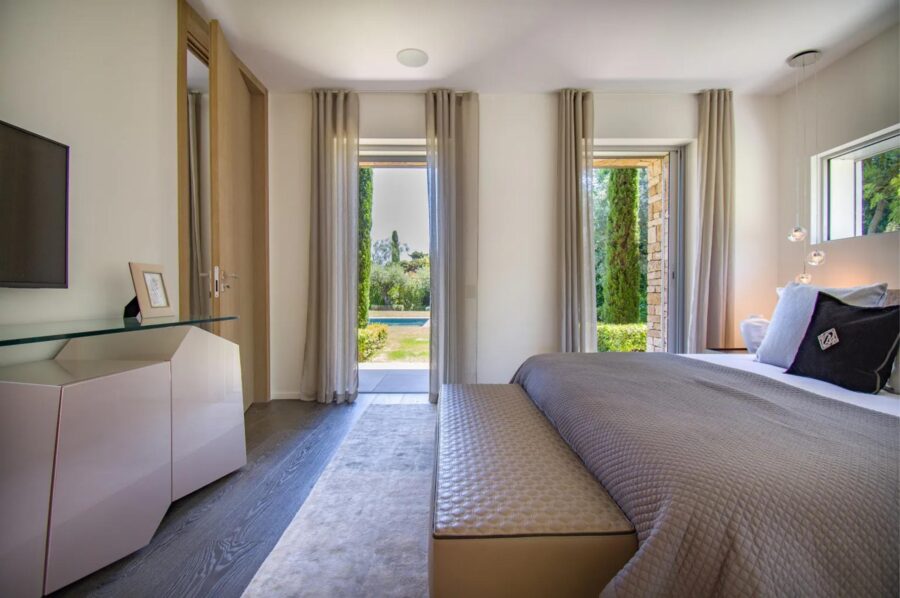 villa-alania-bedroom-garden-views-luxury-Capd'Antibes
