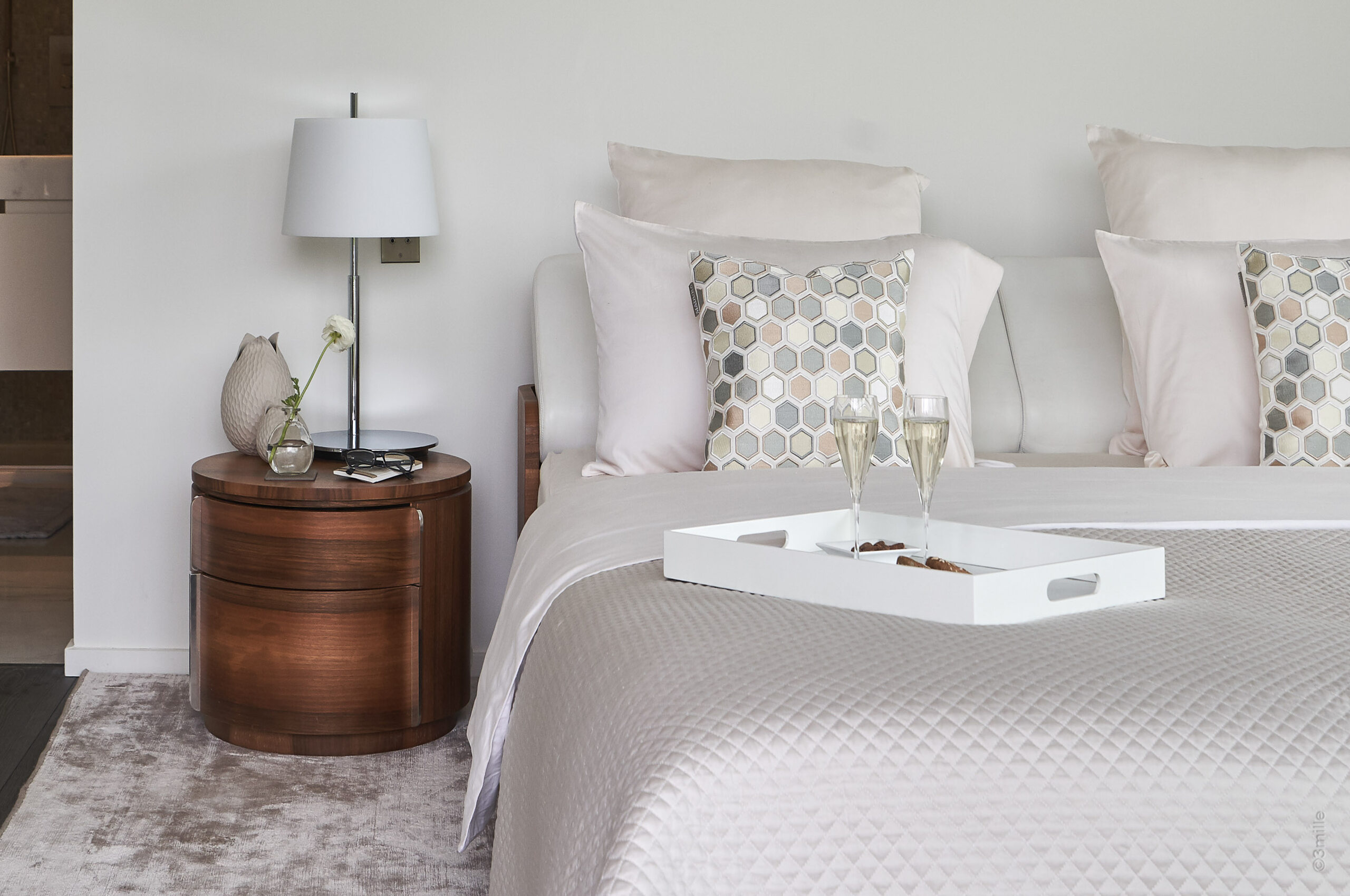 villa-alania-bedroom-luxury-retreat-rental-capantibes