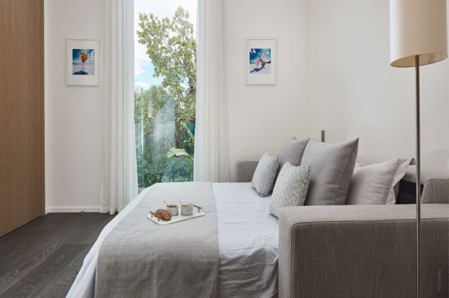 villa-alania-bedroom-modern-luxury-interior-design-capantibes