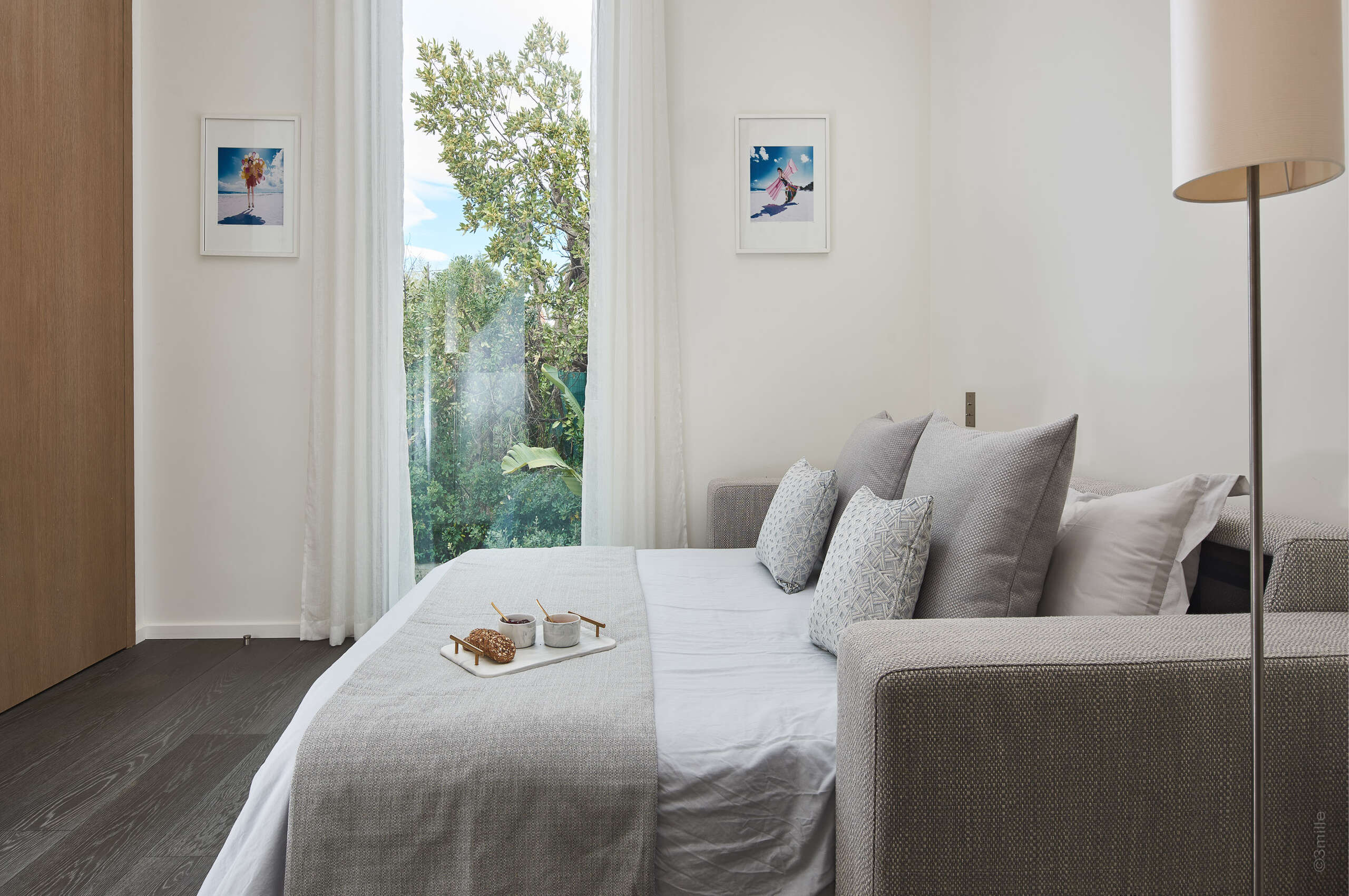 villa-alania-bedroom-modern-luxury-interior-design-capantibes