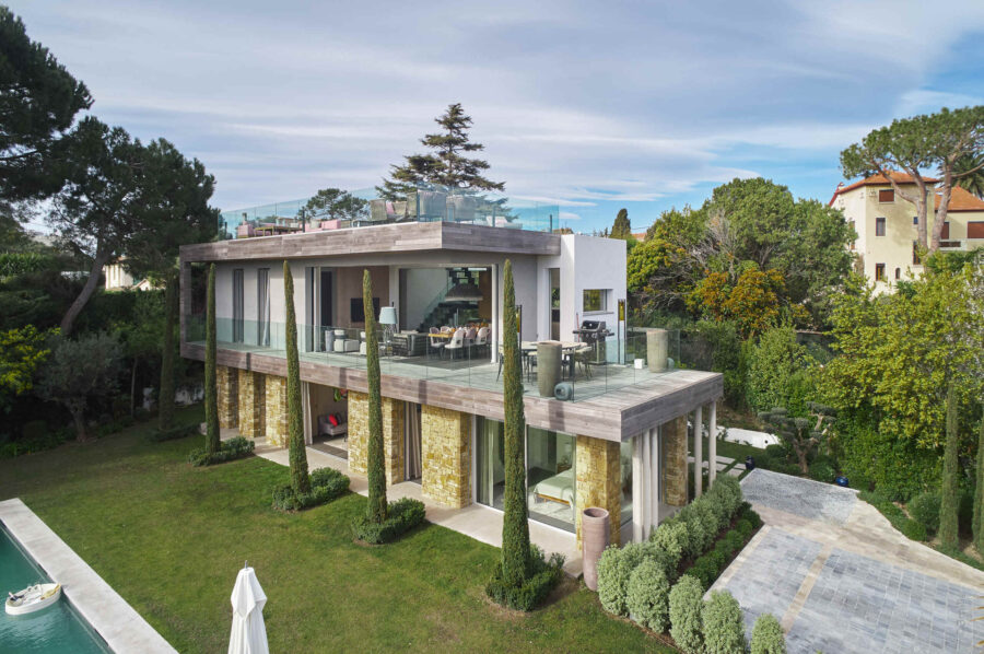 villa-alania-exterior-luxury-retreat-frenchriviera-garden-modern-capantibes