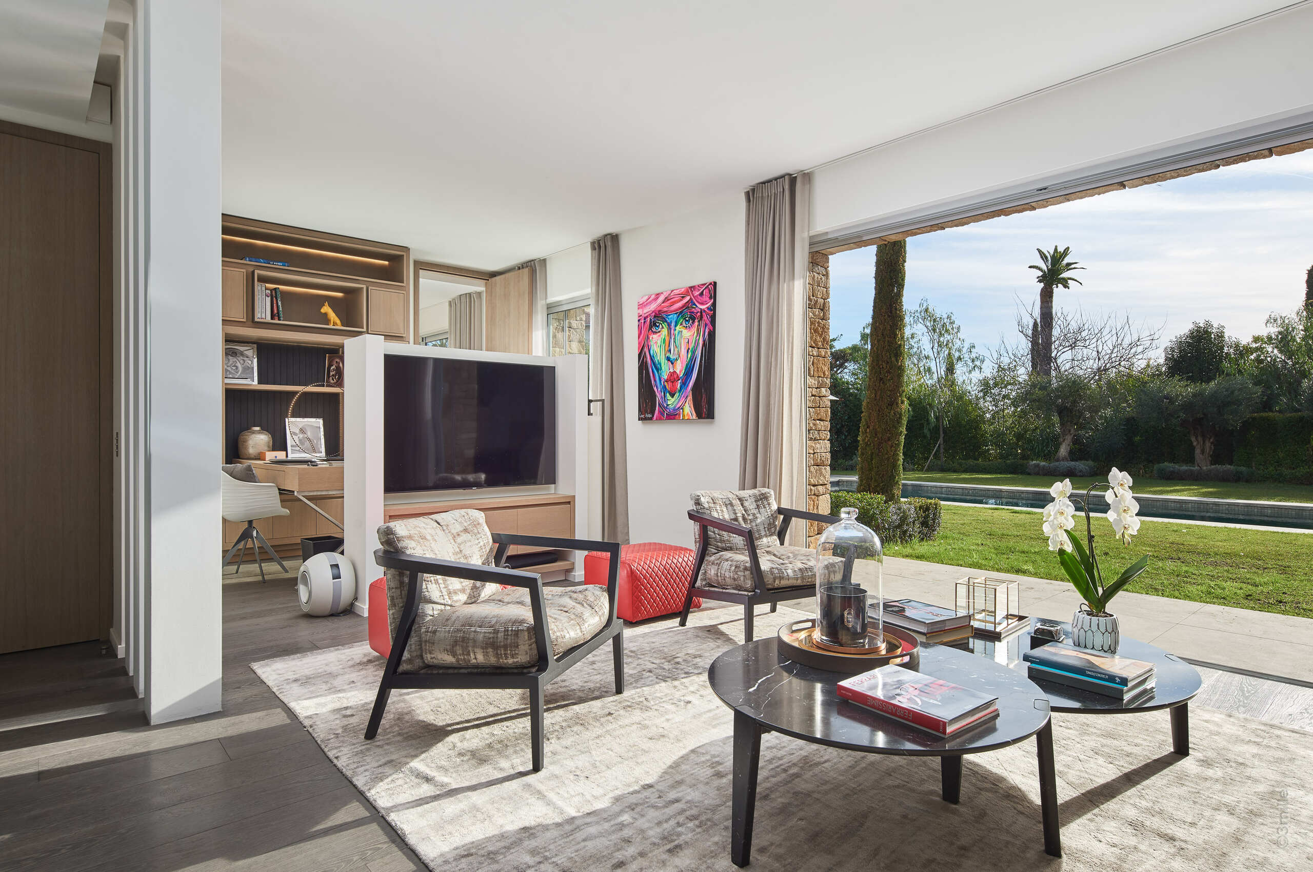 villa-alania-livingroom-poolview-gardenview-tvroom-capantibes