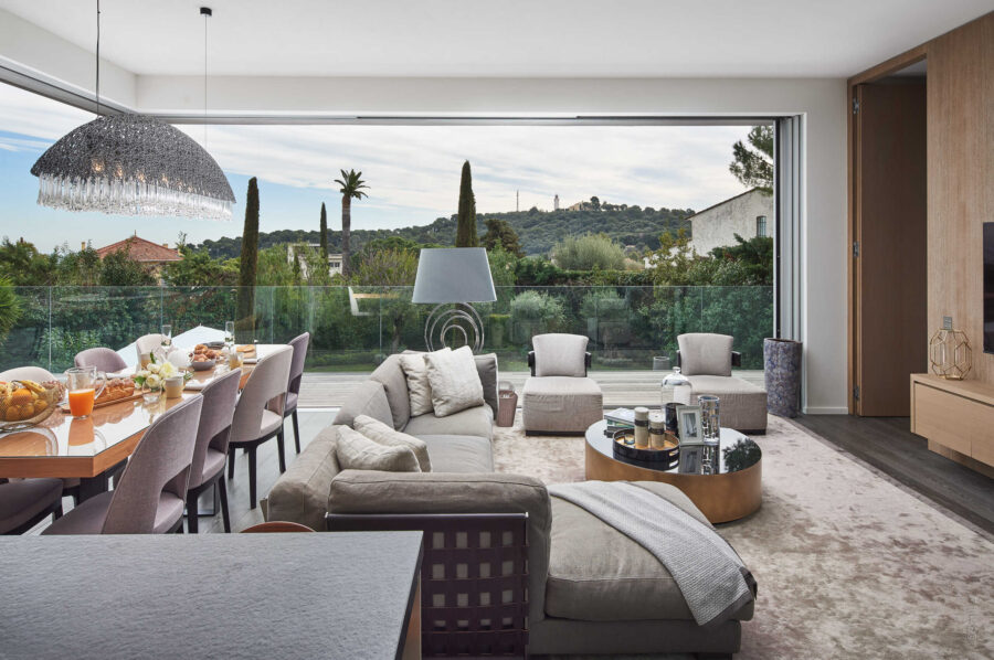 villa-alania-livingspace-openplan-balcony-scenicviews-mountain-capantibes