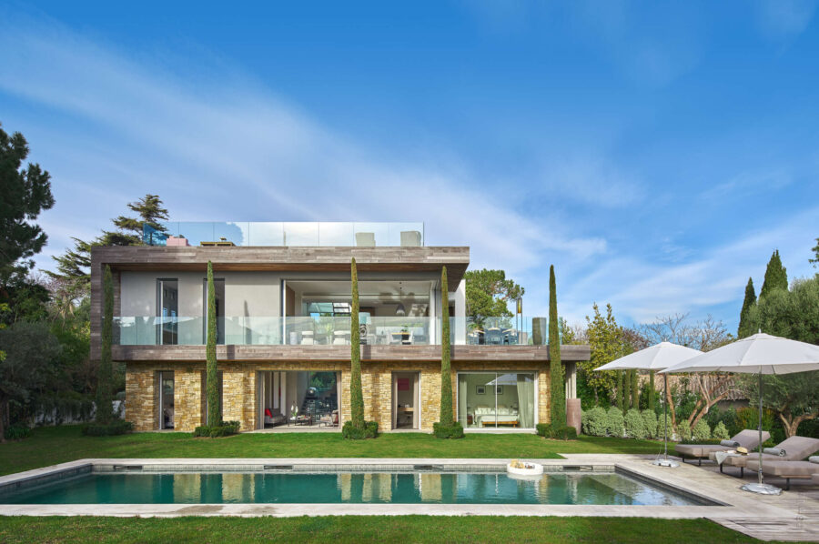 villa-alania-mainpage-exterior-luxury-rental-frenchriviera-capantibes