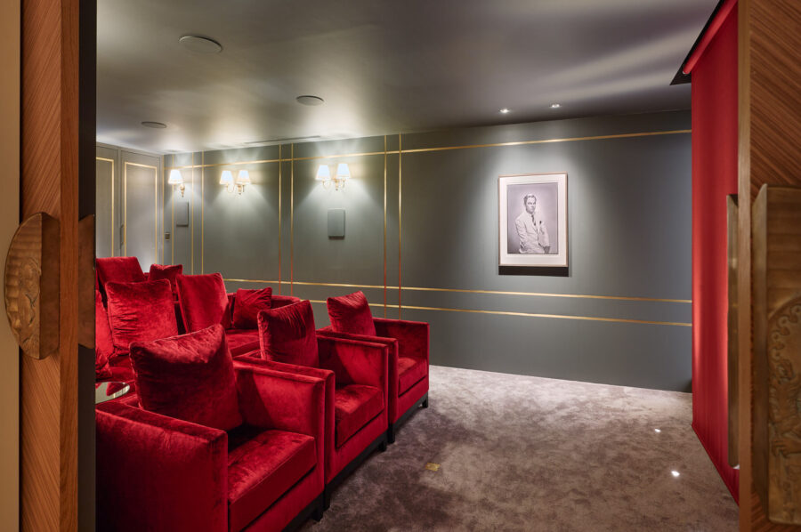 villa-ascot-cinemaroom-luxury-unique-experience-film-capantibes