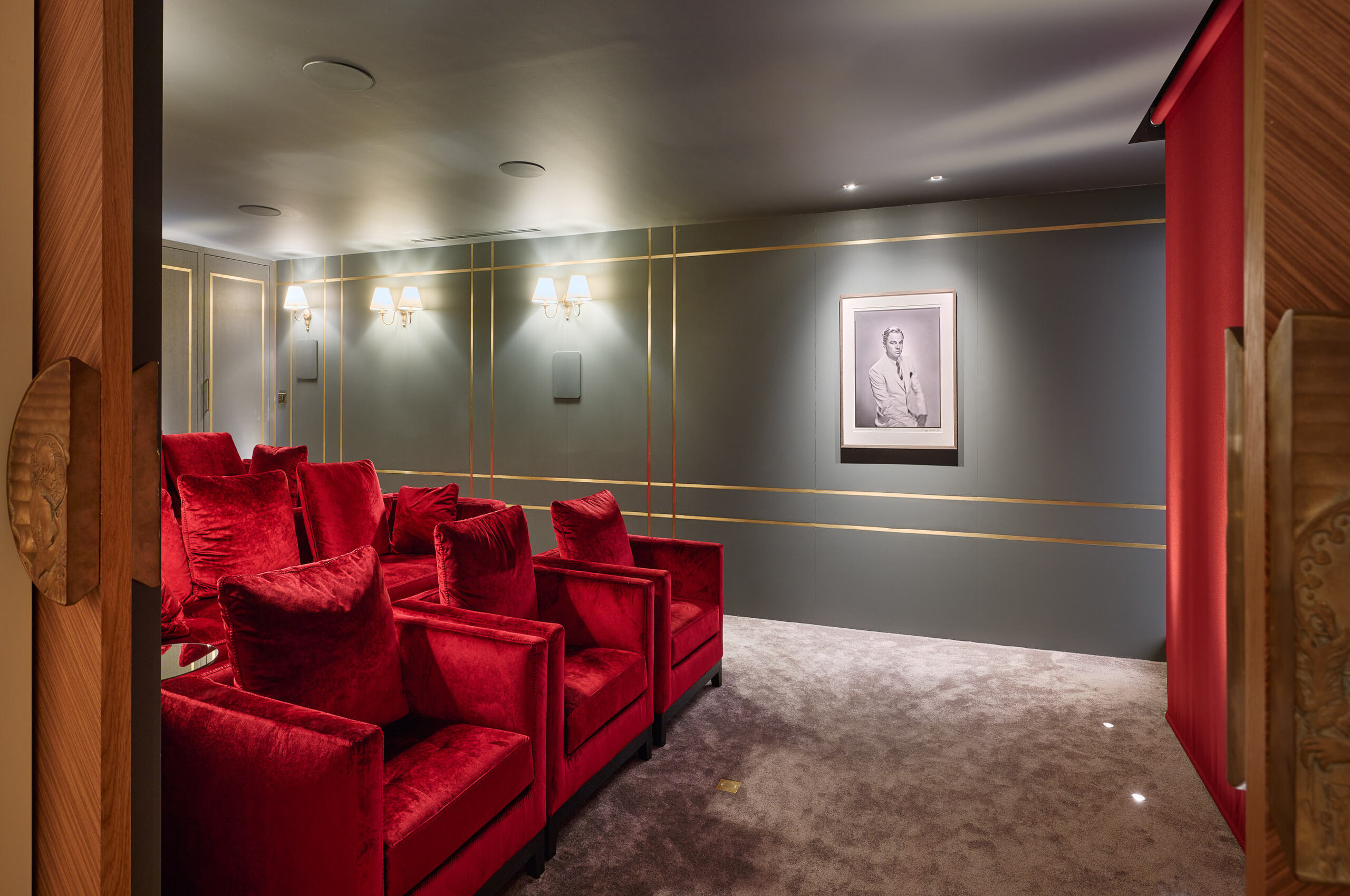 villa-ascot-cinemaroom-luxury-unique-experience-film-capantibes