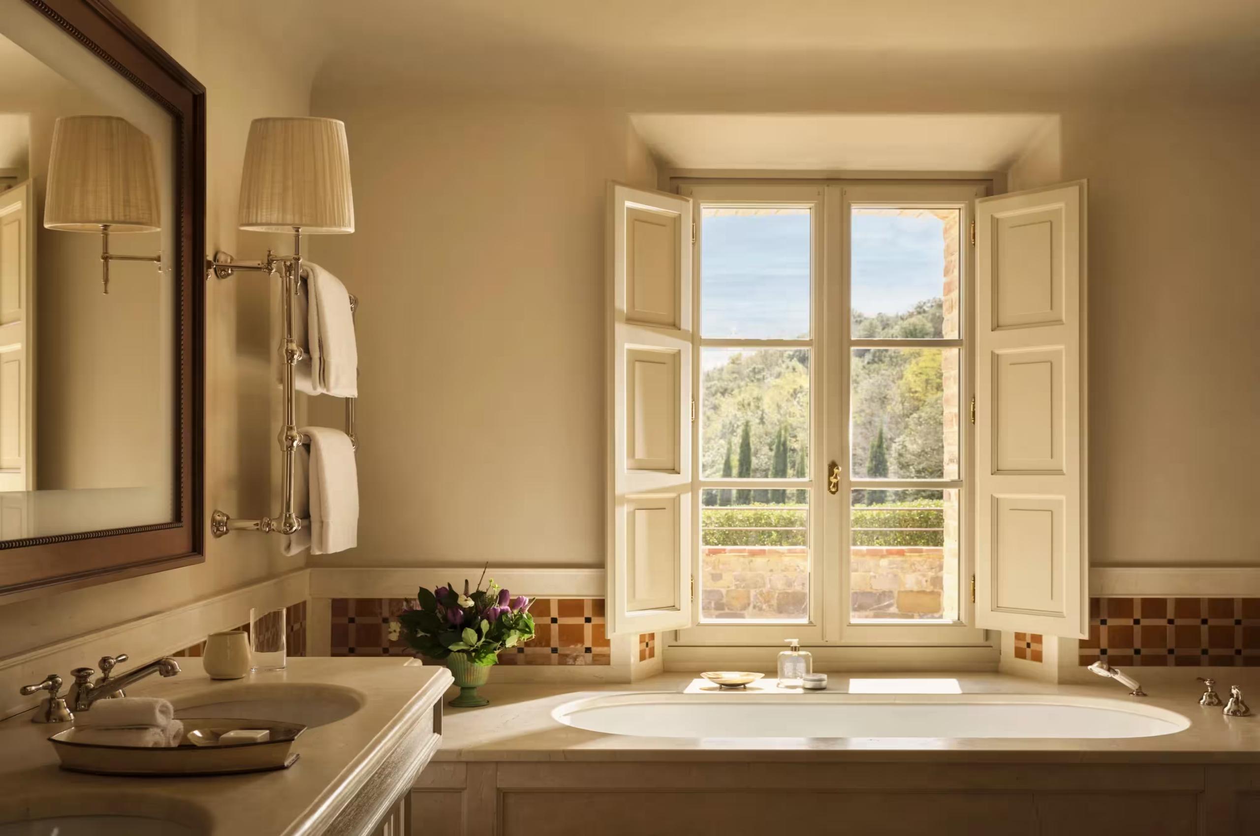 villa-asia-bathroom-bathtub-scenic-views-luxury-tuscany