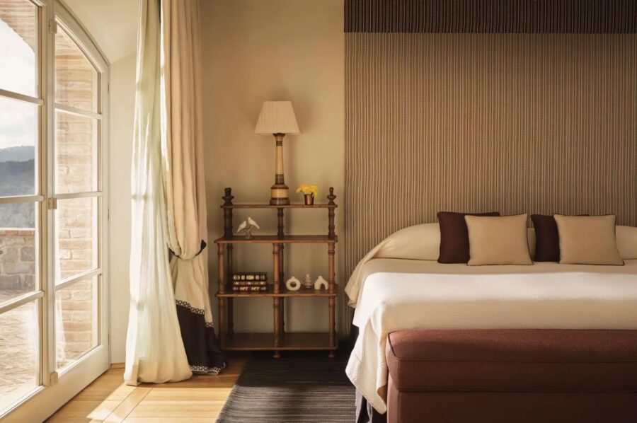 villa-asia-bedroom-bright-serene-interior-design-luxury-tuscany