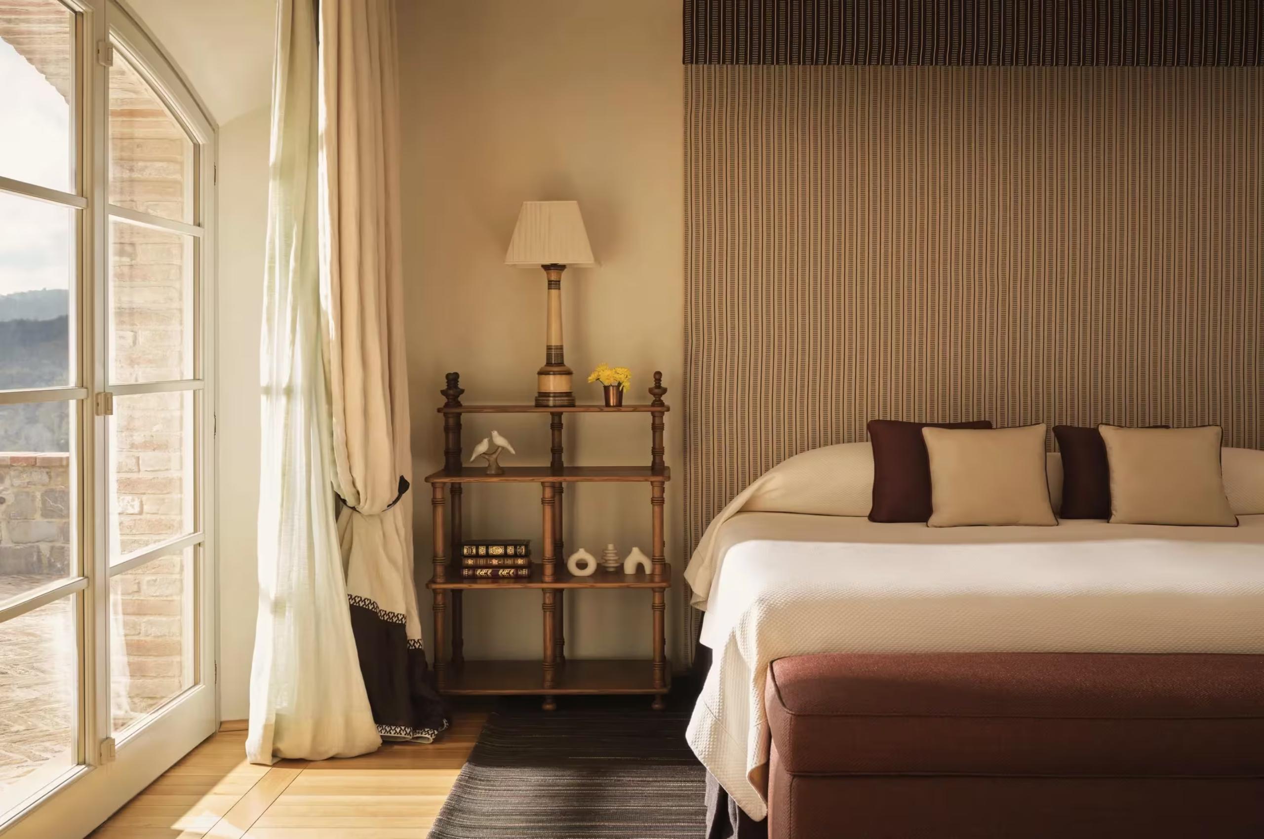 villa-asia-bedroom-bright-serene-interior-design-luxury-tuscany