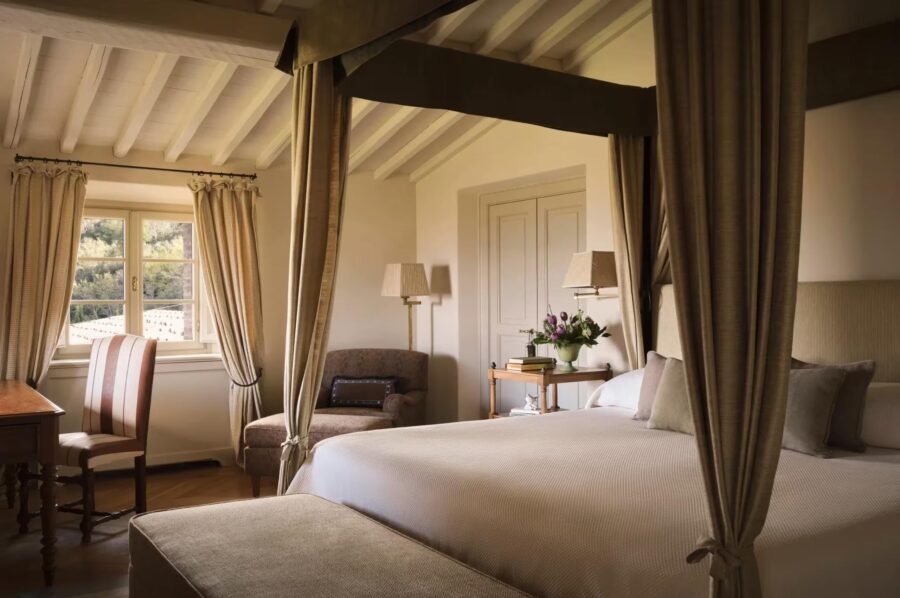 villa-asia-bedroom-serene-tranquil-design-luxury-tuscany