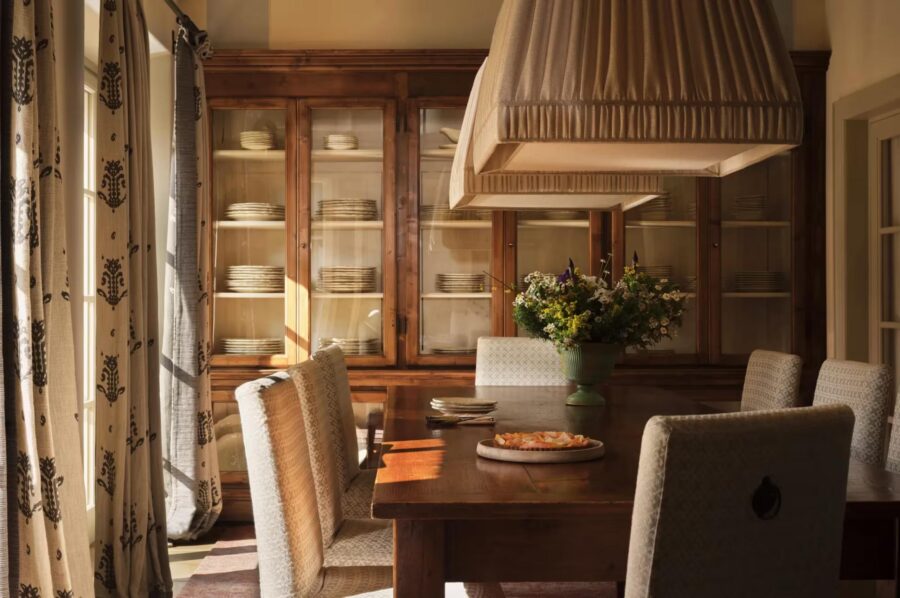 villa-asia-dining-room-elegant-traditional-design-luxury-tuscany