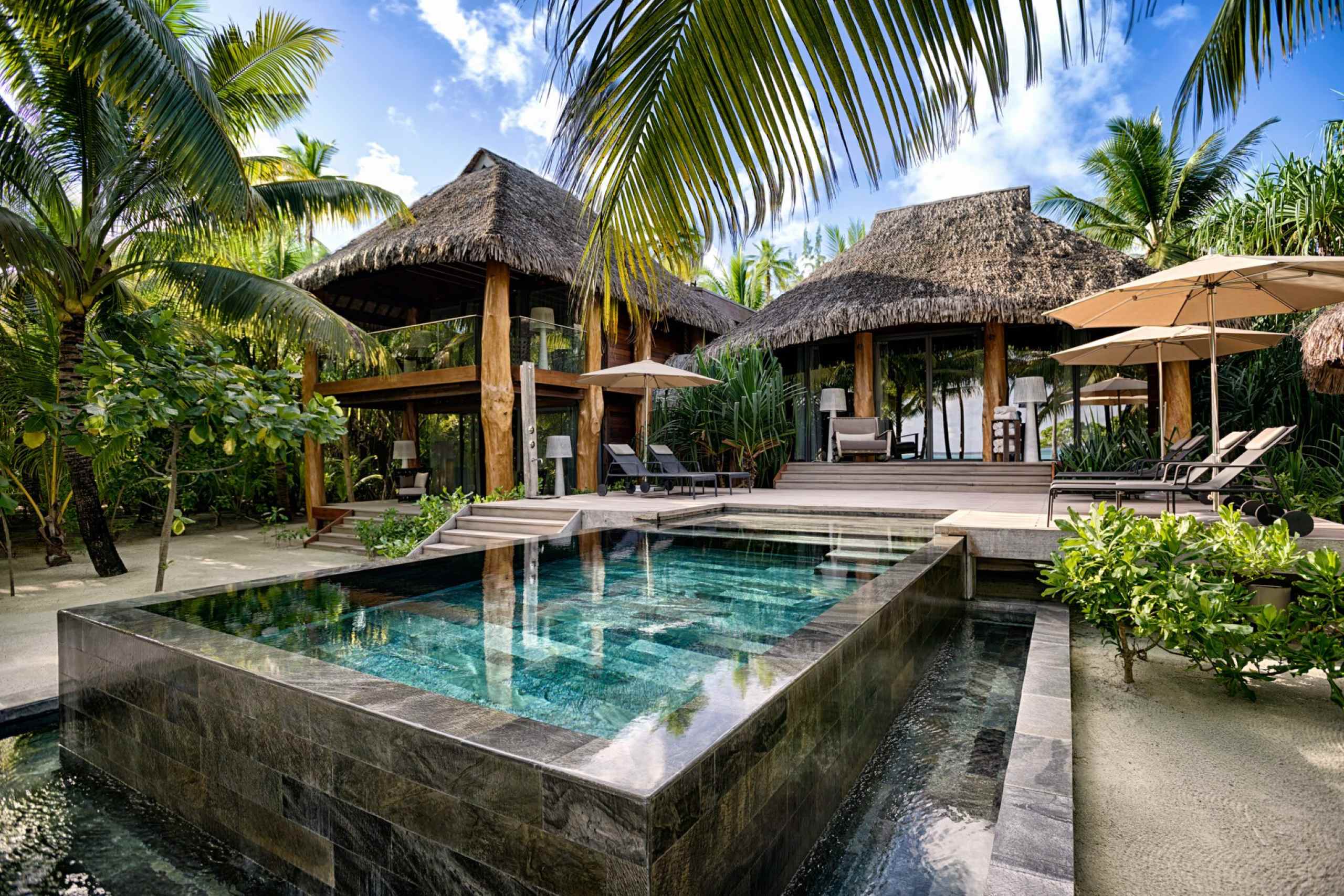 villa-brandy-exterior-swimmingpool-terrace-tropical-island-luxury-rental-paradise-retreat-tetiaroa