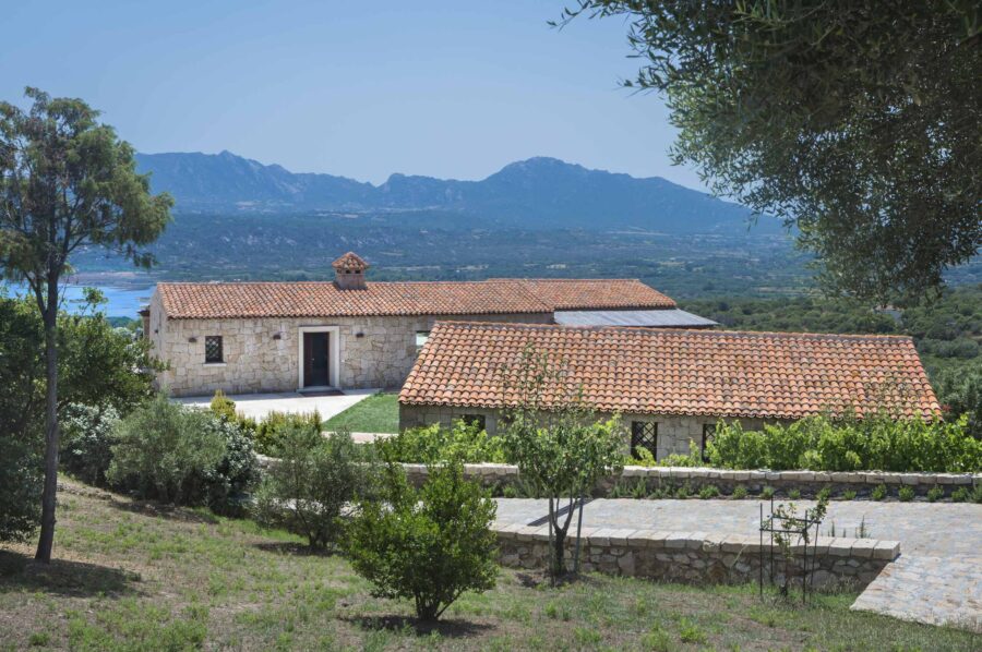 villa-callen-exterior-garden-driveway-scenic-mountain-landscape-seaview-luxury-traditional-rental-property-sardinia