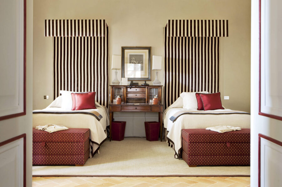 villa-chiara-bedroom-stylish-luxury-interior-tuscany