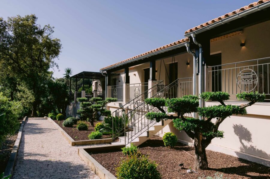 villa-colette-exterior-walkway-garden-luxury-retreat-lacroixvalmer