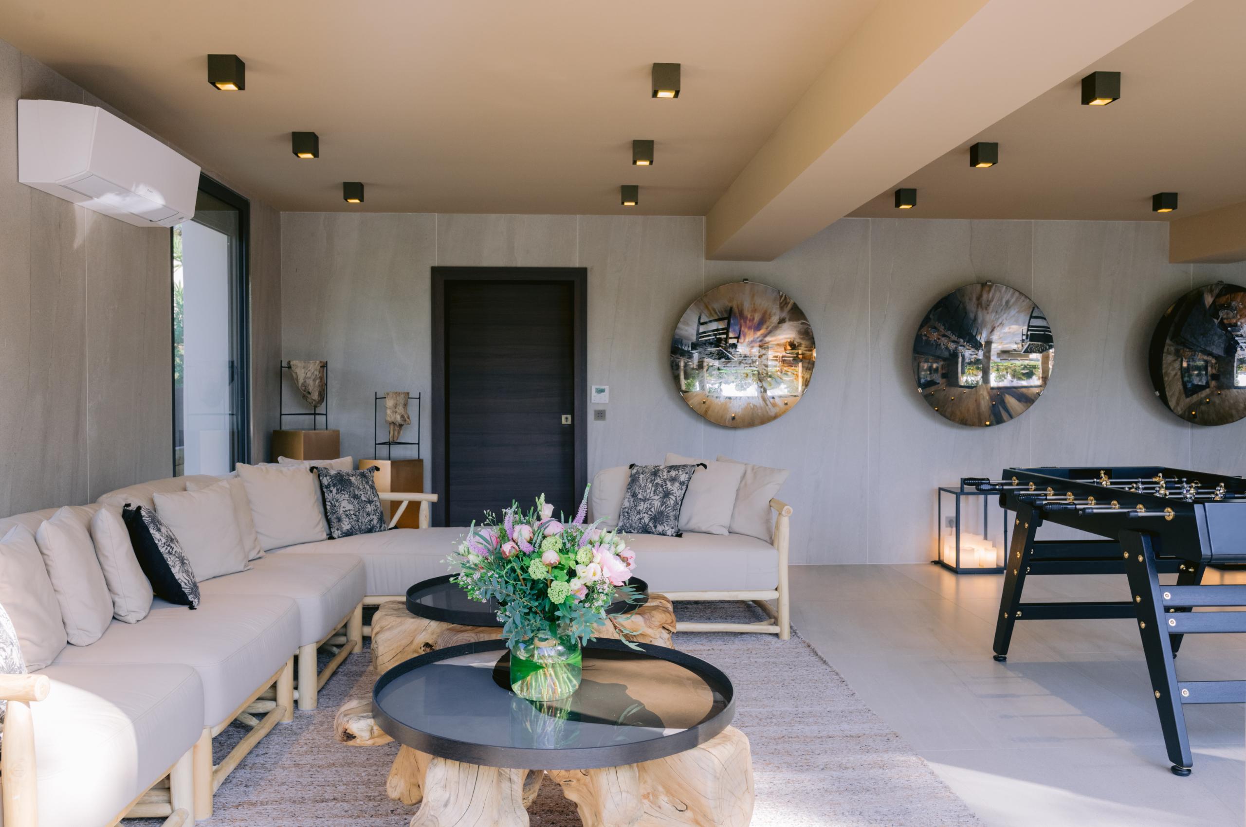 villa-colette-pool-house-living-area-games-luxury-lacroixvalmer