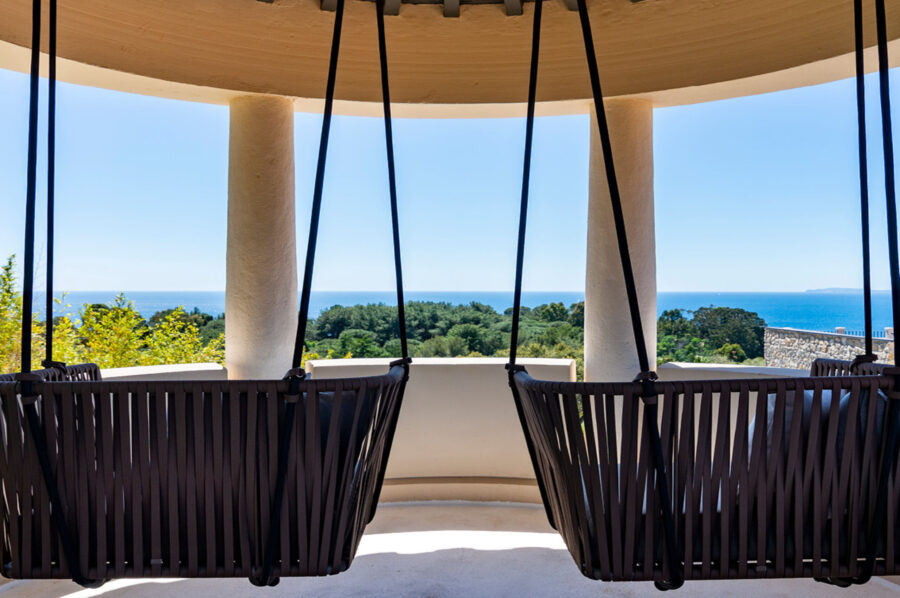 villa-constantie-swing-hammock-seaview-luxury-frenchriviera-lacroixvalmer