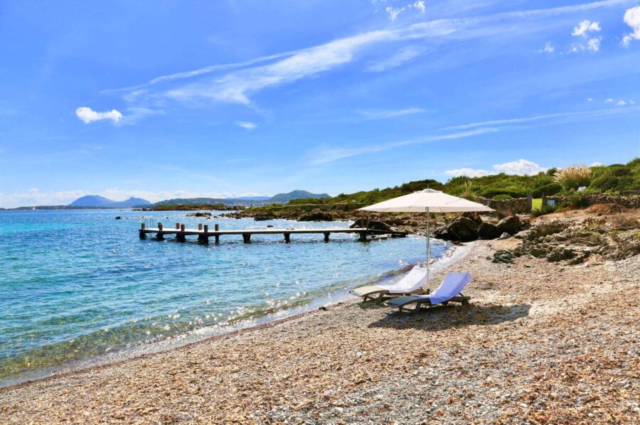 villa-cora-beach-access-retreat-stunning-seaviews-sunloungers-luxury-rental-property-sardinia