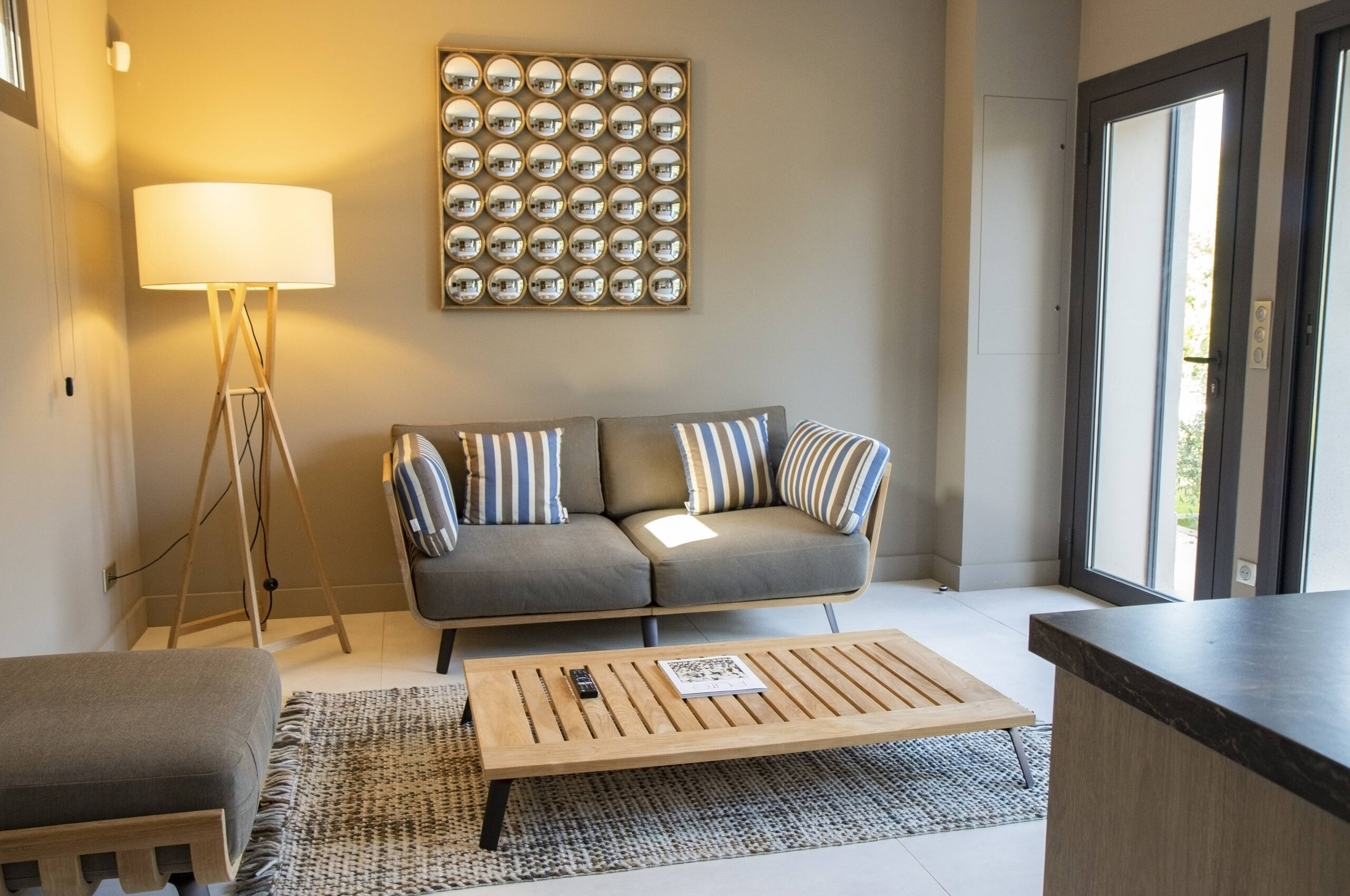 villa-cora-guesthouse-livingroom-modern-luxury-design-lacroixvalmer