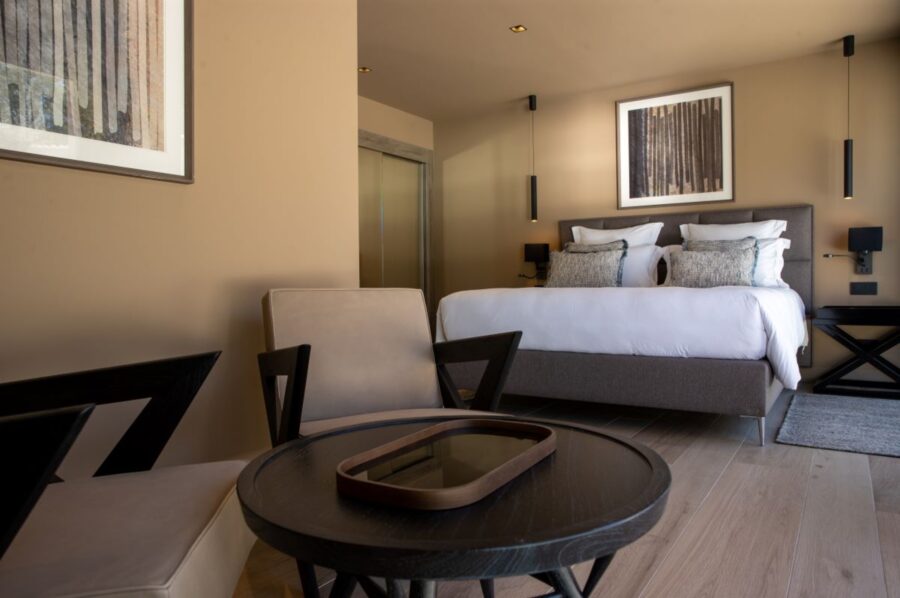 villa-coral-bedroom-luxury-modern-design-rental-lacroixvalmer