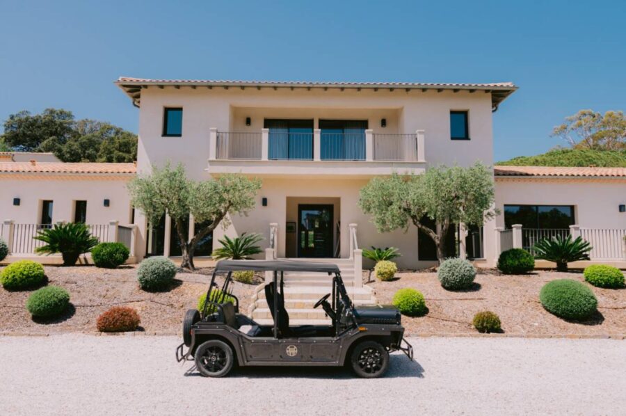 villa-coral-mainpage-exterior-luxury-retreat-lacroixvalmer