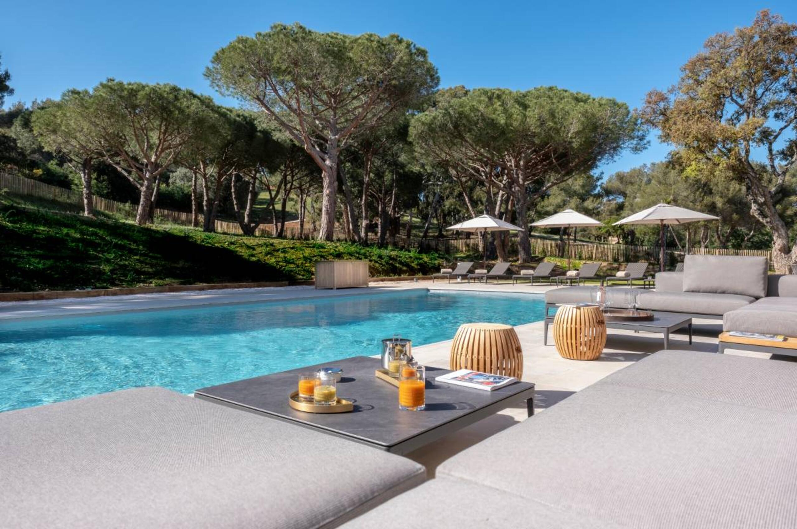 villa-coral-pool-paradise-retreat-garden-luxury-lacroixvalmer