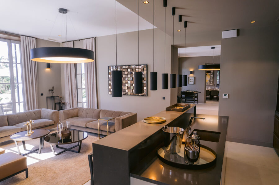 villa-coralie-bar-lounge-luxury-bespoke-lacroixvalmer