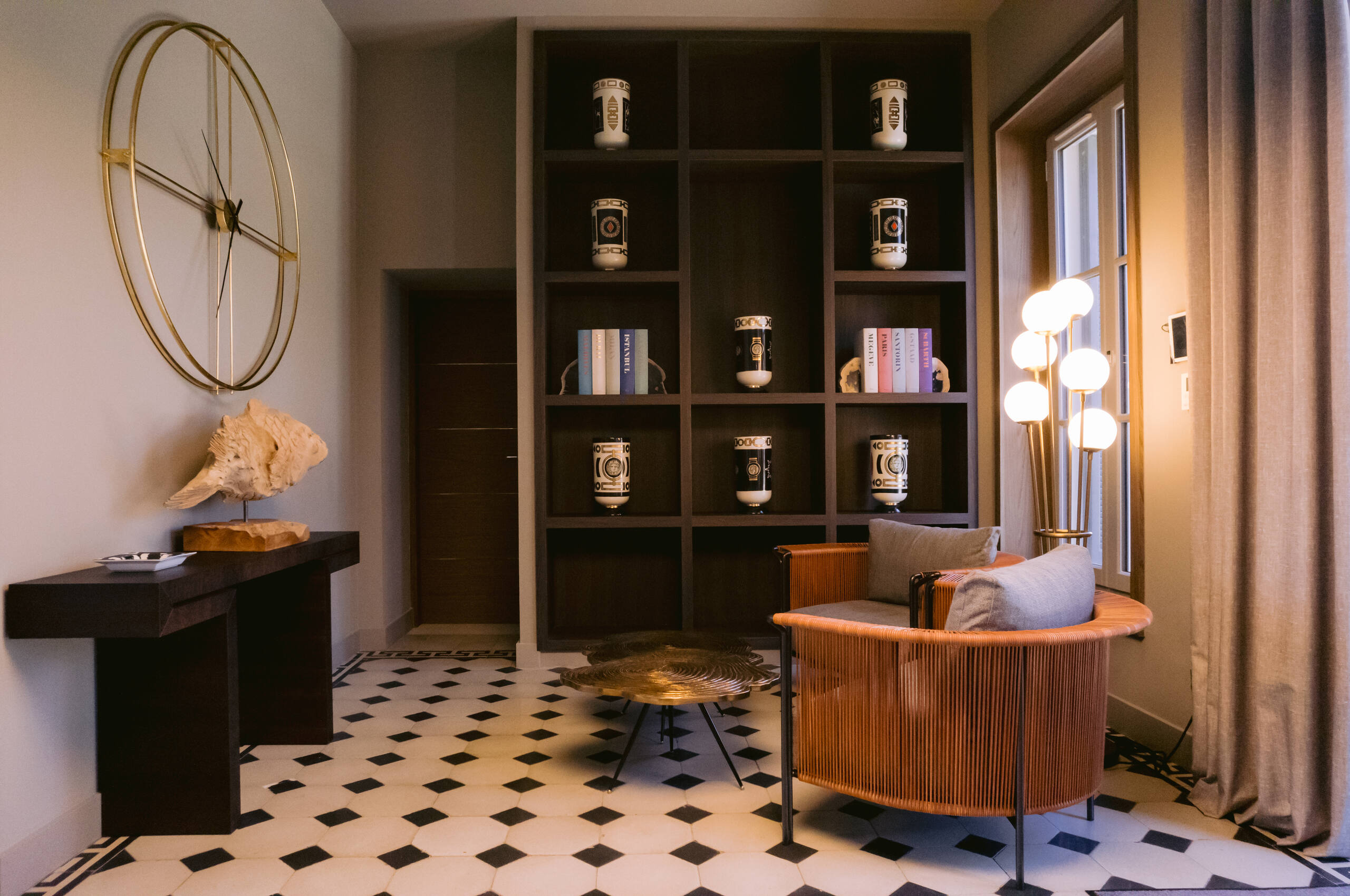 villa-coralie-hallway-artwork-interior-design-unique-lacroixvalmer