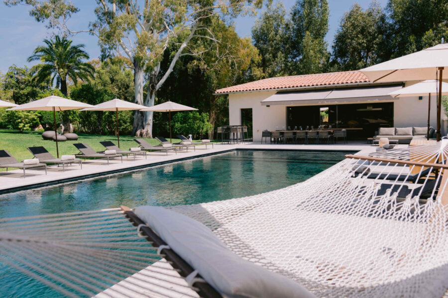 villa-coralie-pool-hammock-suunbed-garden-poolhouse-lacroixvalmer