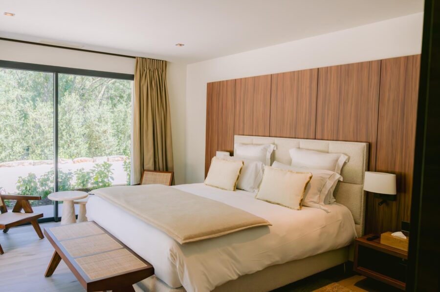 villa-corvina-bedroom-garden-view-tranquil-modern-design-luxury-lacroixvalmer