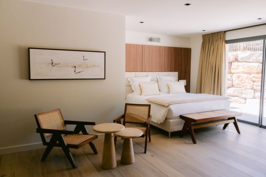 villa-corvina-bedrrom-farmhouse-chic-luxury-boutique-lacroixvalmer