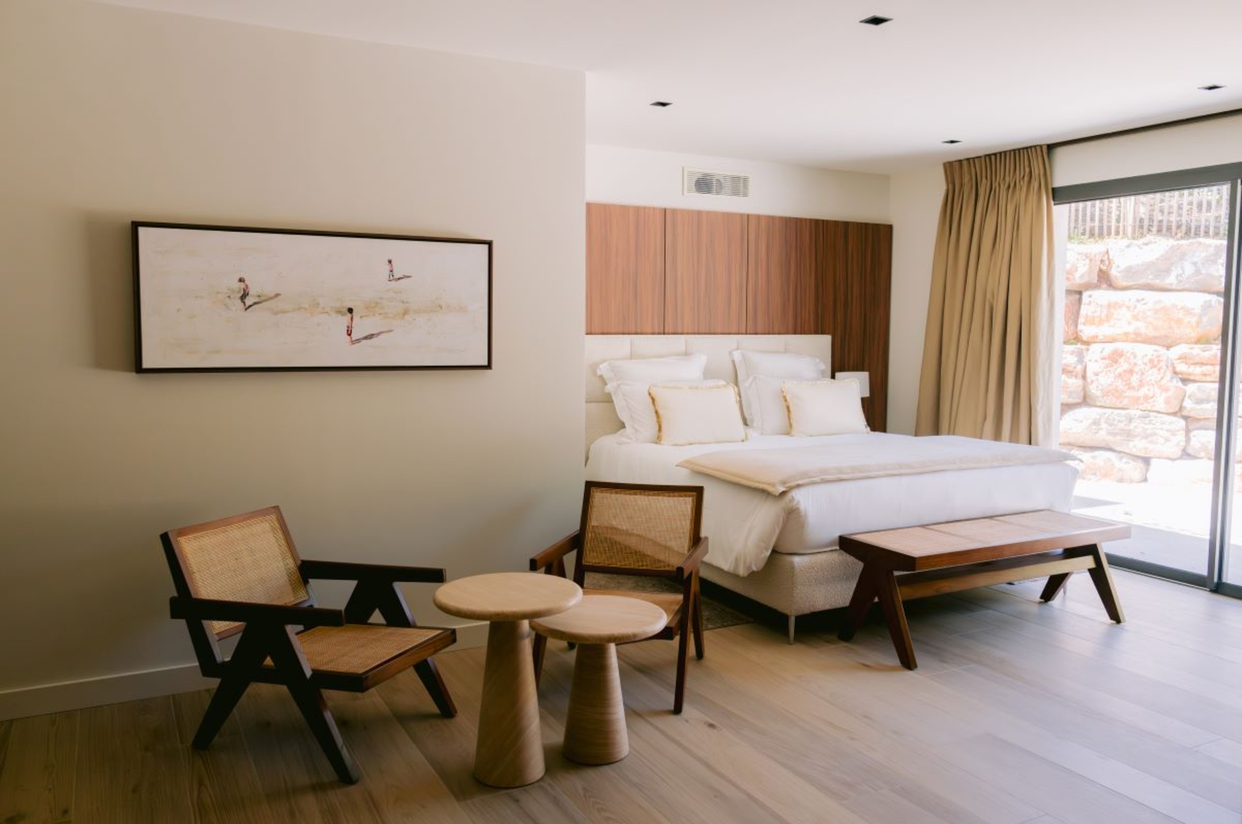 villa-corvina-bedrrom-farmhouse-chic-luxury-boutique-lacroixvalmer