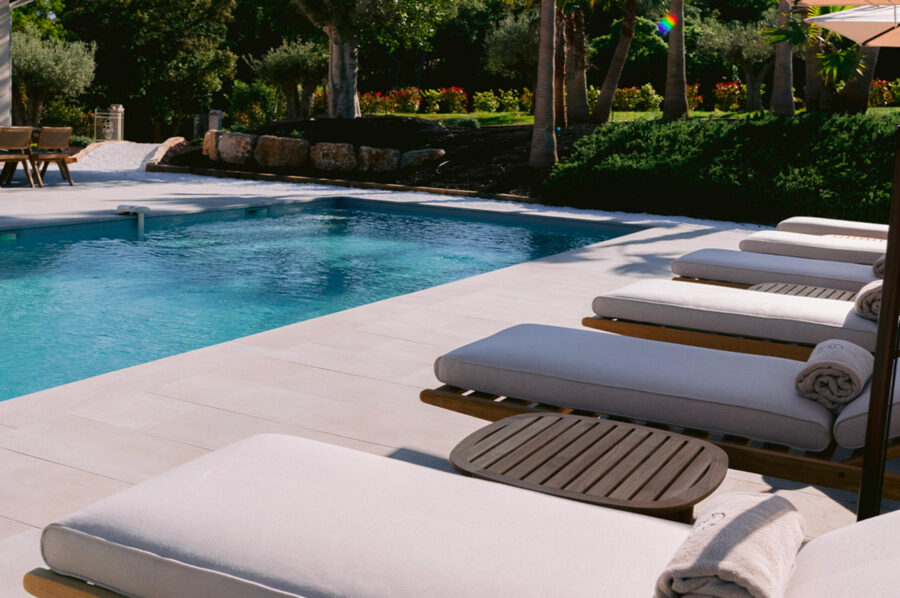 villa-corvina-sunbed-pool-terrace-luxury-lacroixvalmer
