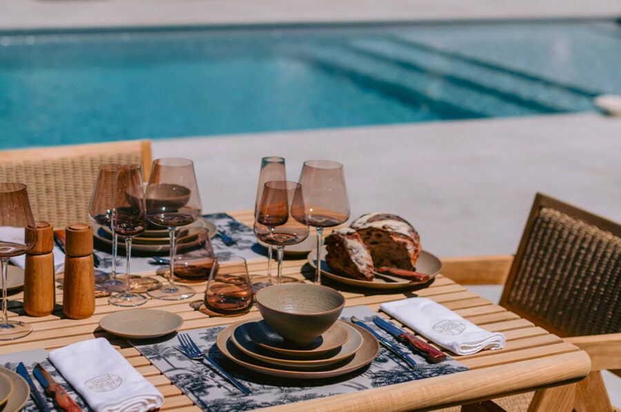 villa-corvina-table-dining-poolside-luxury-lacroixvalmer